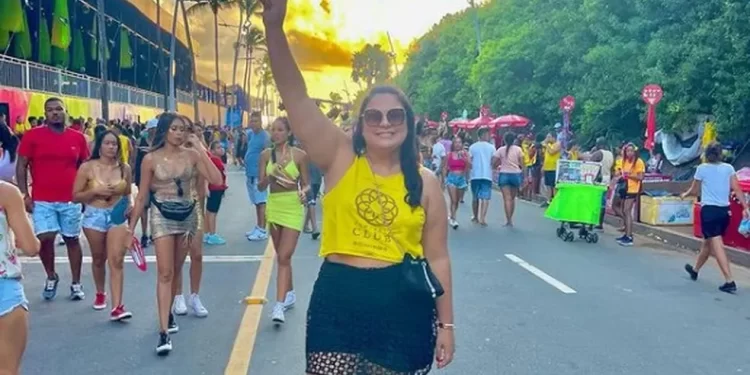 Advogada é morta a tiros dentro de carro após deixar camarote no carnaval de Salvador