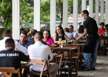 PIB do Brasil avança 2,9% em 2022, mesmo com 4º trimestre de queda
