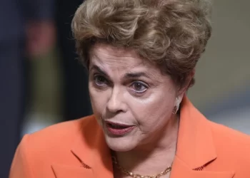 Dilma Roussef é eleita presidente do banco dos Brics