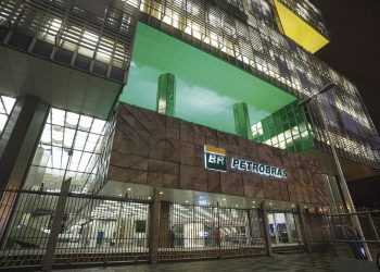Petrobras anuncia redução de preço de diesel para as distribuidoras