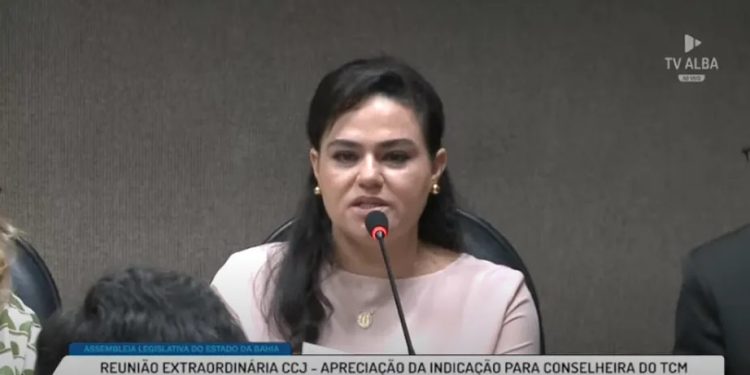 Enfermeira, mulher de Rui Costa é eleita para TCM da Bahia