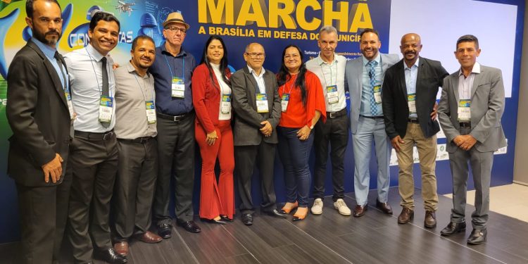 Vereadores de Jaguaquara participam da Marcha a Brasília em Defesa dos Municípios