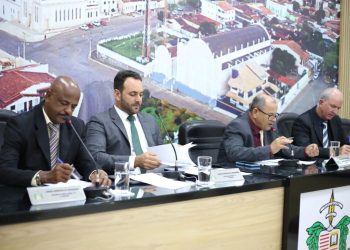 Câmara de Vereadores suspende sessão em virtude do falecimento de irmão de vereadora