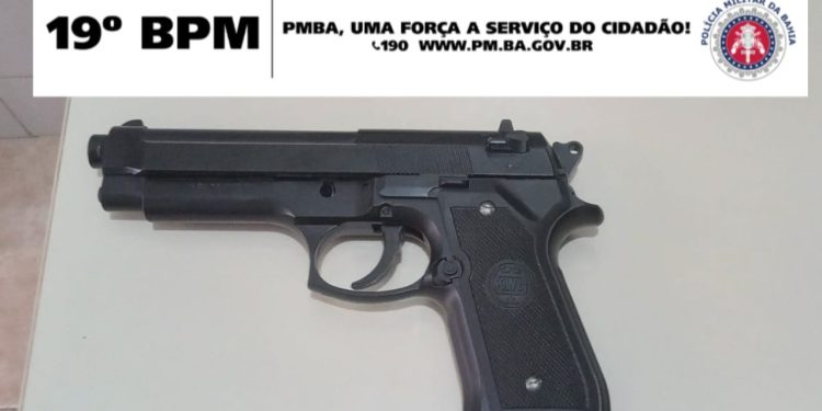 Polícia Militar intensifica segurança nas escolas da região e apreende simulacro de arma de fogo em escola de Cravolândia