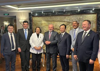 Em reunião com Jerônimo, Lula garante apoio para implantação de fábrica chinesa de veículos elétricos na Bahia