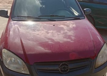 Polícia Militar recupera veículo com restrição de furto/roubo no Entroncamento de Jaguaquara