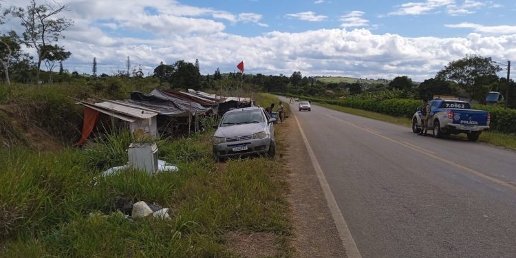 PRE alerta para risco de acidentes com acampamento do MST às margens da BA-250, entre Itiruçu e Entroncamento