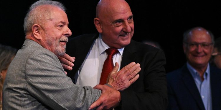 Ministro do GSI de Lula estava durante ataques de 8 de janeiro; General pediu demissão