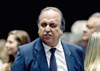 Tribunal reforma sentença e absolve Pezão de 98 anos de prisão