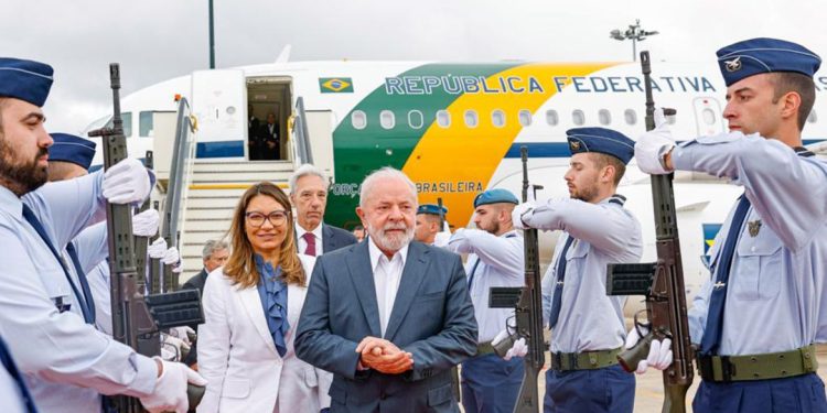 Presidente Lula desembarca em Portugal para visita oficial ao país europeu