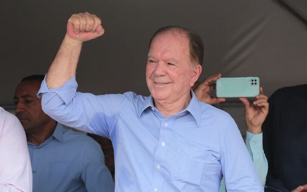 Após internação com dengue, João Leão tem alta em Brasília