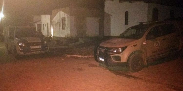 Jovem de 17 anos morre e avó fica ferida em ataque a tiros dentro de casa em Brejões