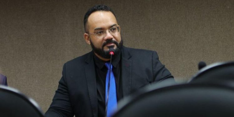 Leandro de Jesus protocola Ação Popular com intuito de facilitar ação da PM em desocupação de terras invadidas na Bahia