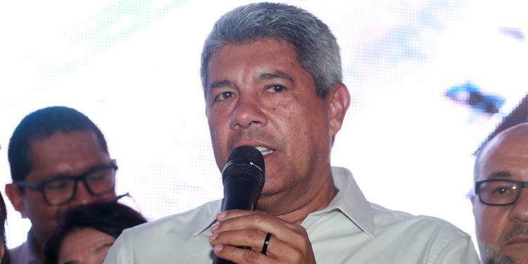 Jerônimo acompanha a Festa do Divino, evento tradicional do munícipio de Poções no sudoeste