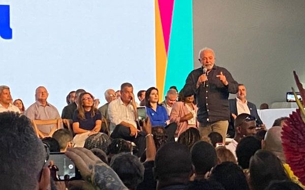 Em Salvador, Lula chama ACM Neto de ‘grampinho’ e conta que não acreditava em vitória de Jerônimo