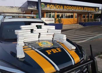 PRF apreende 27 Kg de maconha e prende homem por tráfico de drogas em Vitória da Conquista