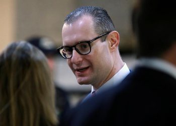 Partido de Bolsonaro vai liberar bancada para votação de Zanin ao STF, diz colunista