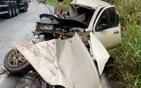 Grave acidente na BR-101 resulta na morte de duas pessoas próximo a Aurelino Leal