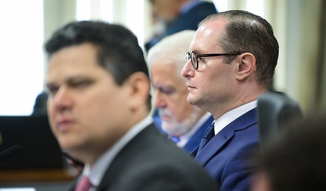 Por 58 votos a 18, Senado aprova Cristiano Zanin, e amigo de Lula será ministro do STF