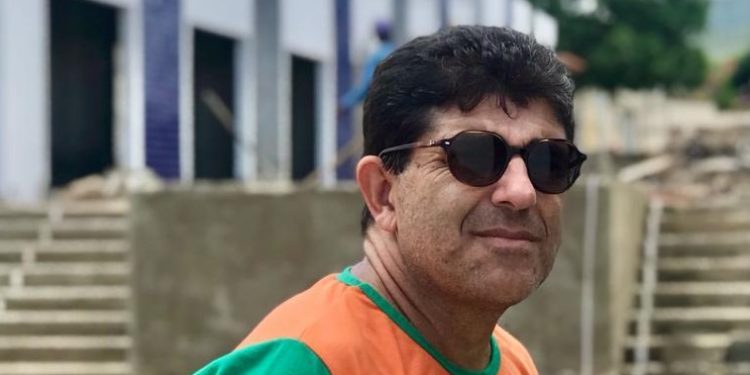 Professor Emerson anuncia Estakazero, Devinho Novaes e Pablo no “Forró do Dino” em Santa Inês