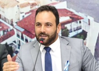 Vereador Alex Moraes solicita inclusão de Jaguaquara em estudo para implantação de Universidade Federal