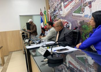 Representantes do MST vão a sessão da Câmara de Jaguaquara e usam a tribuna livre pra defender pautas do movimento