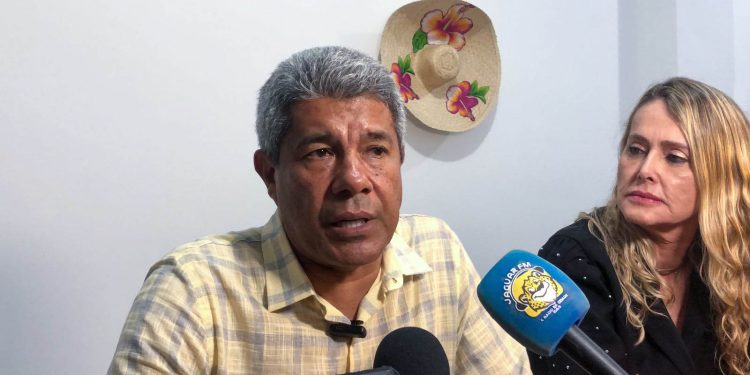 Ao lado de Edione, Jerônimo Rodrigues garante inicio das obras de pavimentação da BA-545 ainda este ano