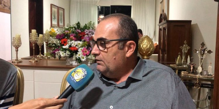 Deputado Hassan reforça necessidade de duplicação da BR-116 durante agenda com o governador em Jaguaquara