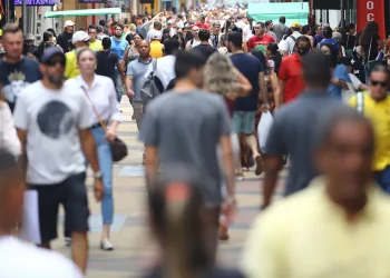 Censo 2022: População Brasileira chega aos 203 milhões, 4,7 milhões a menos que estimativa do IBGE