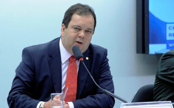 Elmar Nascimento é apontado como responsável pelas dificuldades do governo e ‘fritura’ de Rui