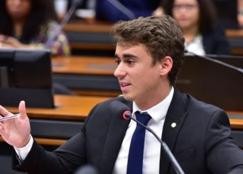 Deputado Nikolas Ferreira protocola ação popular contra indicação de Zanin ao STF