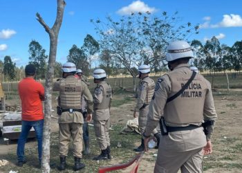Polícia Militar cumpre mandado de reintegração e desocupa fazenda invadida pelo MST no Entroncamento