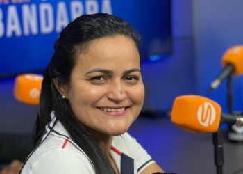 Câmara dos Vereadores oficializa recondução do mandato de Débora Régis na cidade de Lauro de Freitas