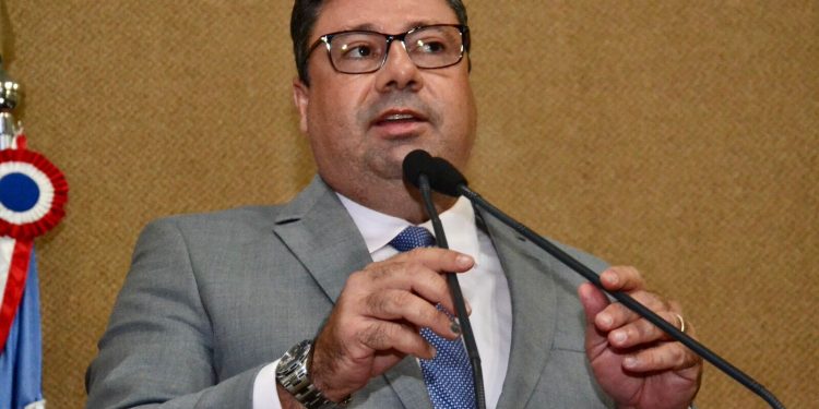 Penalva alerta governador sobre suposto contrato de R$ 1,5 bilhão com Grupo Albert Einstein para gerir Hospital Ortopédico da Bahia