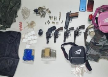 Operação conjunta deixa 4 mortos e 1 ferido em Itiruçu; Armas, coletes e drogas foram apreendidas