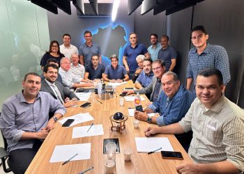 ACM Neto reúne deputados federais e estaduais do União Brasil para discutir eleições de 2024