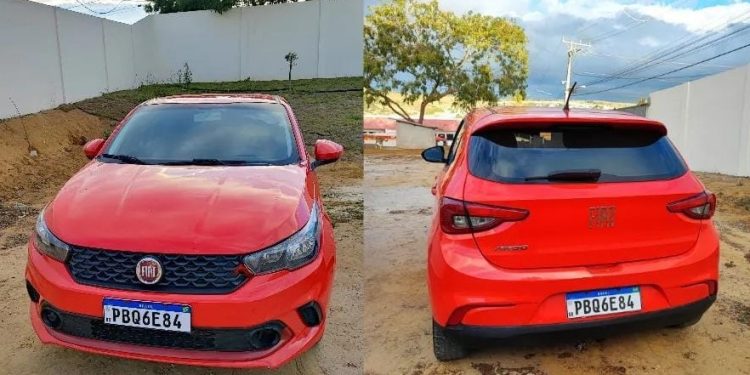 Polícia Militar recupera carro com sinais de adulteração nos sinais de identificação em Jaguaquara
