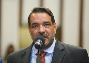 “Querem votar os precatórios dos professores na calada da noite”, denuncia líder da oposição na AL-BA