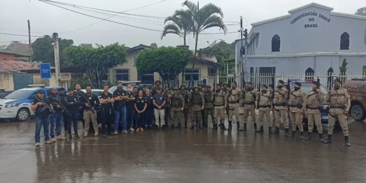 Mega operação policial cumpre mandados em Jiquiriça; Um homem morreu em confronto