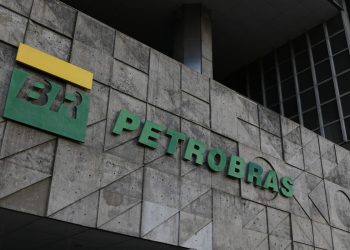 Lucro líquido da Petrobras cai quase 50% no segundo trimestre e soma R$ 28 bilhões