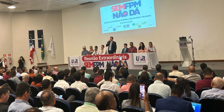 Em reunião de emergência, prefeitos definem mobilização em Brasília contra crise financeira