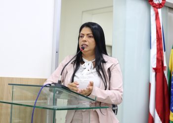 Vereadora Cristiane Pinheiro solicita a requalificação da Praça J.J. Seabra em Jaguaquara
