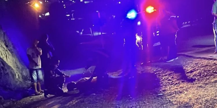 Homem morre após espancamento e pedrada às margens da BR-420 em Jaguaquara; Polícia prendeu suspeitos do crime