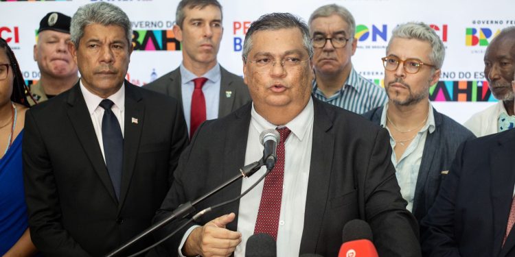 Flávio Dino afirma que violência na Bahia é ‘quadro desafiador’, mas descarta intervenção