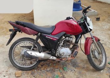 Moto suspeita de ter sido usada no roubo à lotérica em Jaguaquara é recuperada pela PM em Itaquara