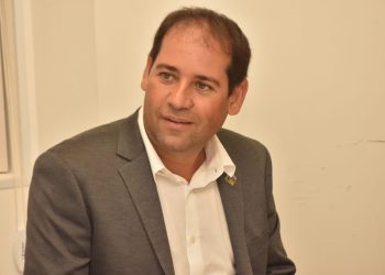 Prefeito preso com armas e drogas durante operação da PF é solto após pagar fiança no oeste da Bahia