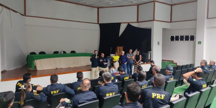 Superintendente da PRF realiza visita técnica e promove reunião de alinhamento com o efetivo da delegacia de Jequié