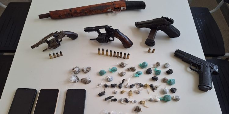 Três homens morrem em confronto com a Policia Militar na Vila Castelo Branco, zona rural de Itaquara