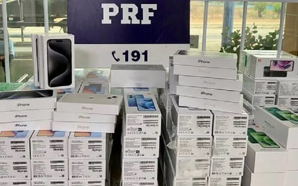 Após abordagem a ônibus, PRF apreende celulares e eletrônicos de última geração em trecho da BR 116