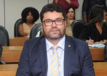 Deputado de oposição diz que governo Jerônimo ‘não tem estabilidade administrativa’